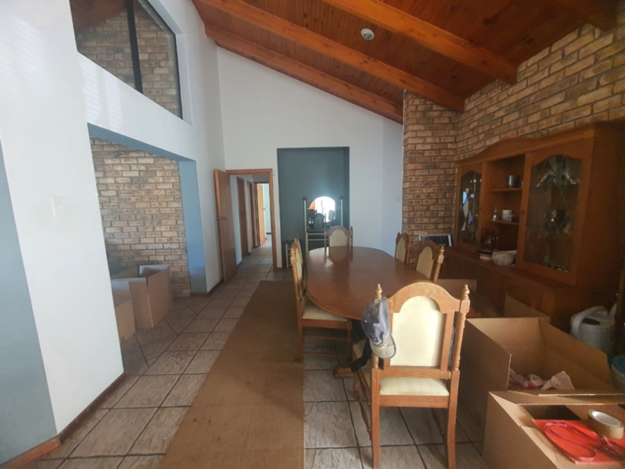 To Let 4 Bedroom Property for Rent in Beacon Bay Eastern Cape
